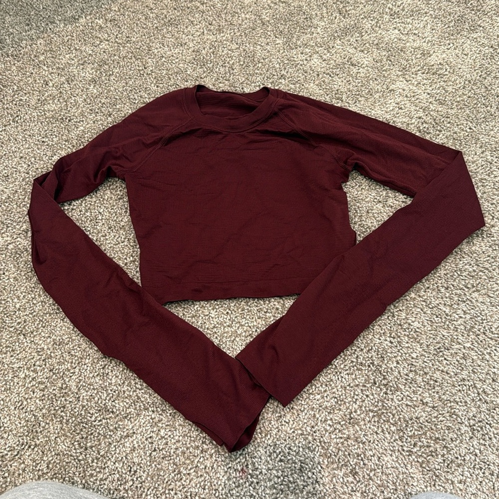 lulu cropped long sleeve size 2
